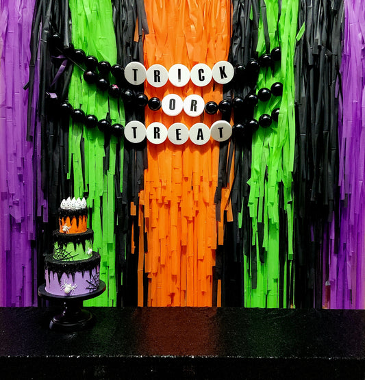 HALLOWEEN STREAMER PHOTO BACKDROP