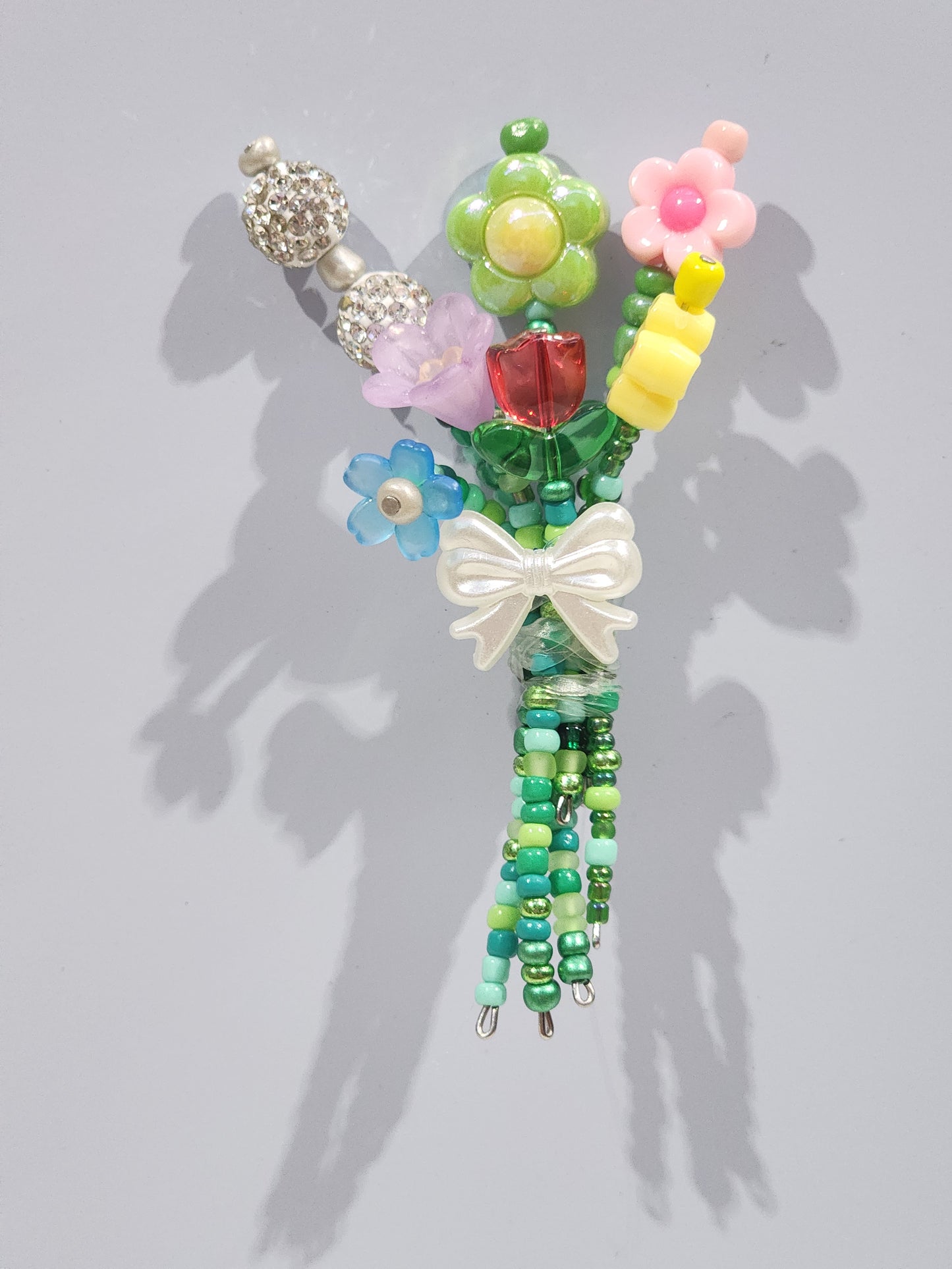 BEADED FLOWER BOUQUET MAGNET