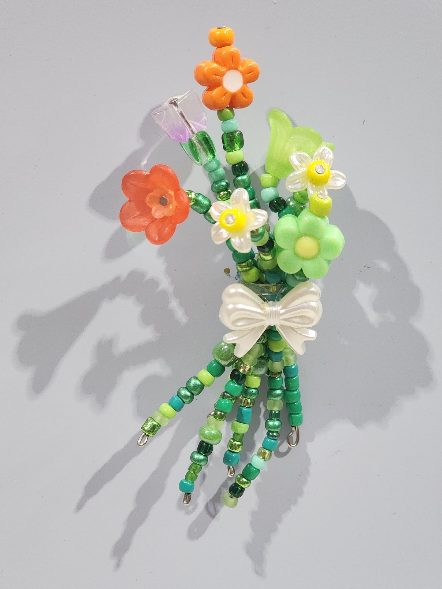 BEADED FLOWER BOUQUET MAGNET