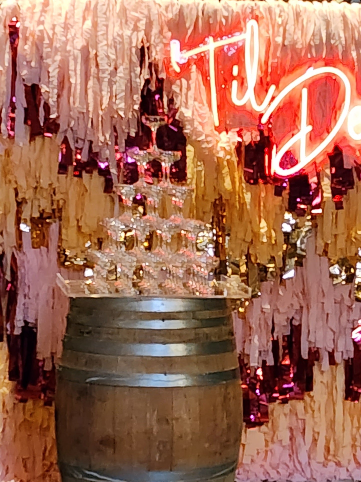 CHAMPAGNE TOWER